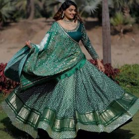 Quick Guide on How to Wear Lehenga With A Saree